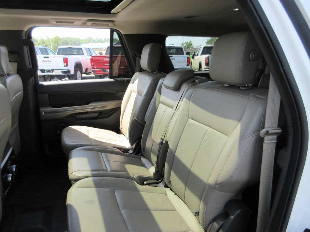 Used 2020 Ford Expedition Max XLT w/ Equipment Group 202A AWD/4WD image 20