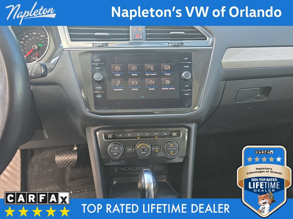Used 2018 Volkswagen Tiguan SE w/ Panoramic Sunroof Package FWD image 15