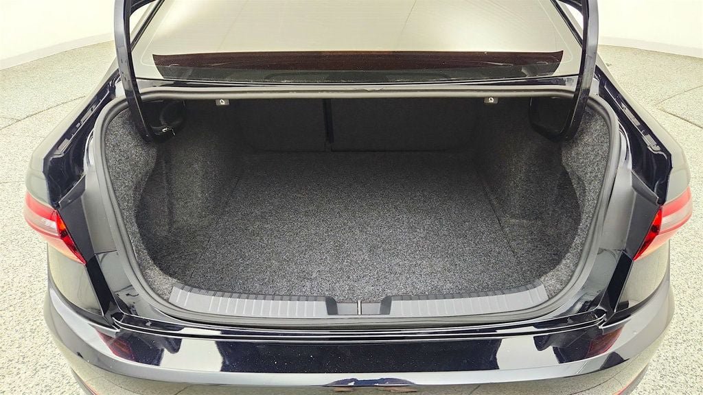 Used 2019 Volkswagen Jetta GLI FWD image 19