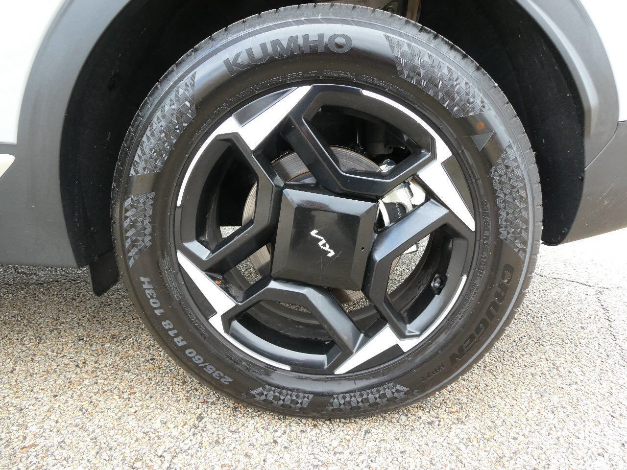 Used 2026 Kia Sportage EX w/ EX Panorama Roof Package image 40