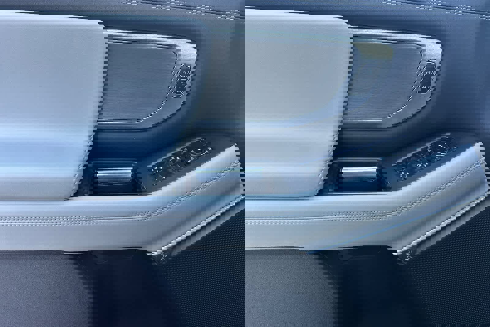 Certified 2025 Ford Expedition Platinum image 12