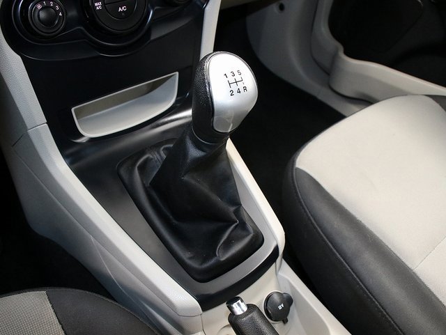 Used 2012 Ford Fiesta S image 18