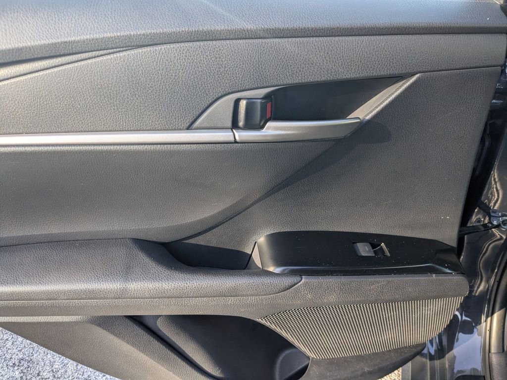 Used 2025 Toyota Camry LE image 23