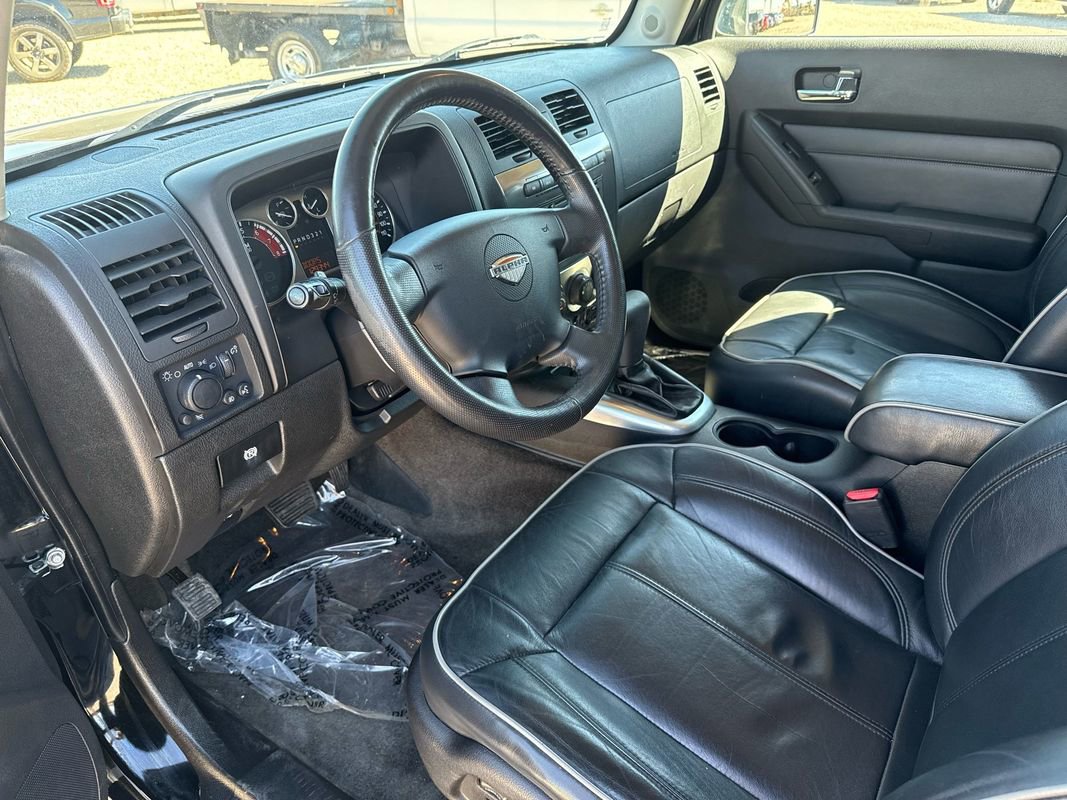 Used 2010 HUMMER H3 Alpha AWD/4WD image 29