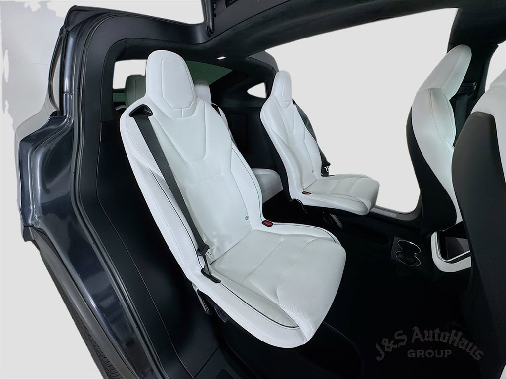Used 2024 Tesla Model X Plaid image 34