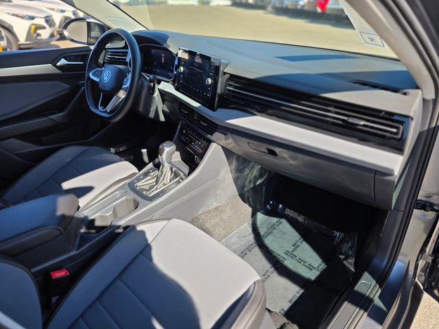 Used 2025 Volkswagen Jetta SE image 9