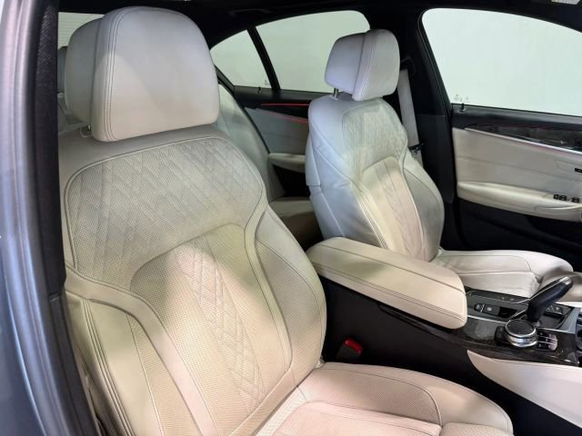 Used 2018 BMW M550i xDrive AWD/4WD image 33