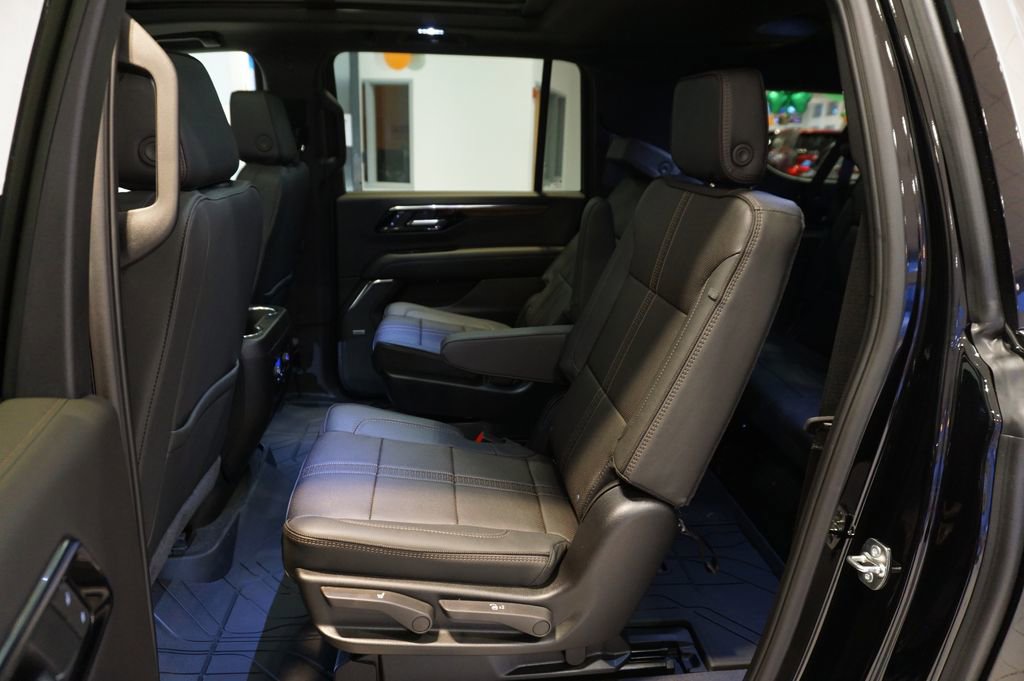New 2026 Chevrolet Suburban High Country image 11