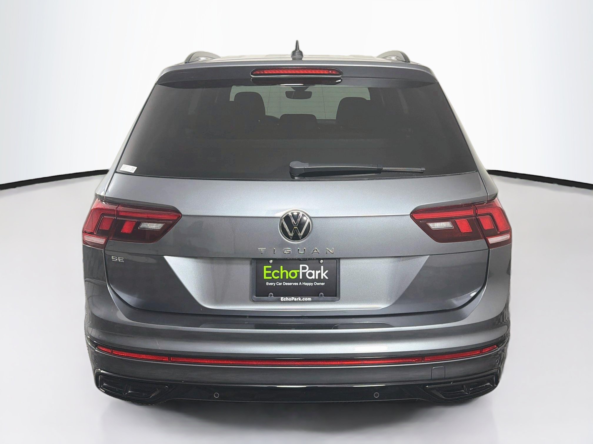 Used 2023 Volkswagen Tiguan SE R-Line FWD image 7