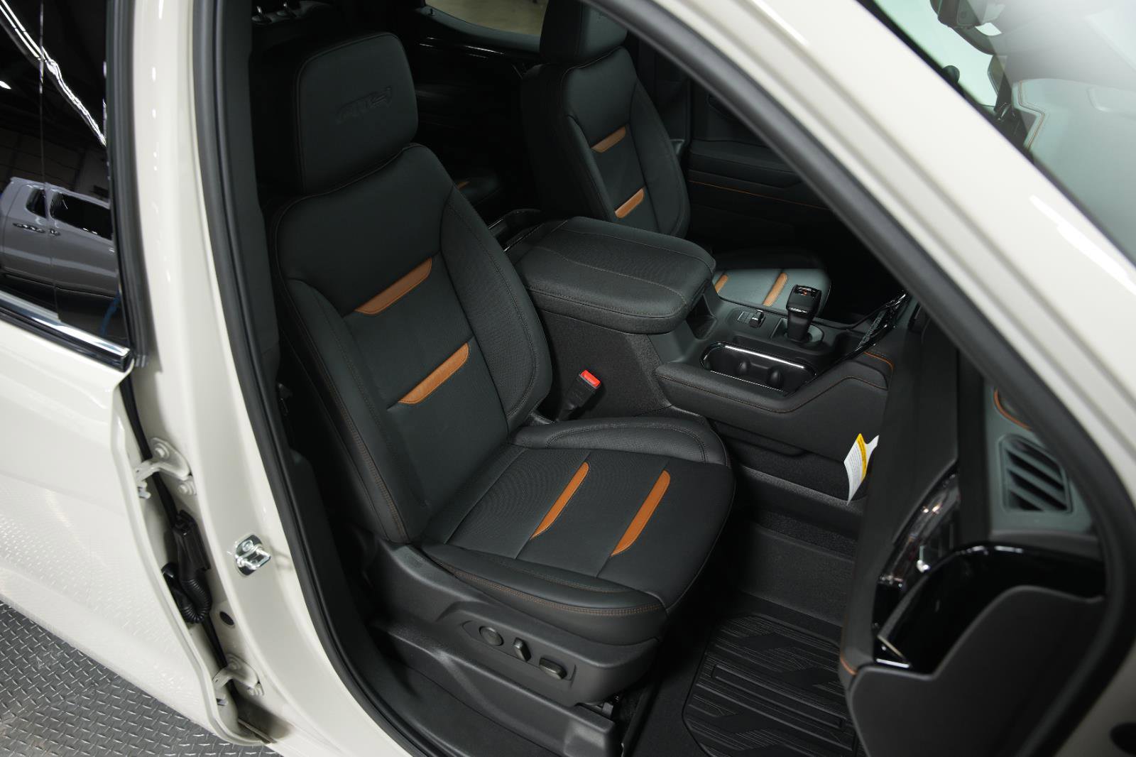 New 2026 GMC Sierra 1500 AT4 w/ AT4 Premium Package image 15