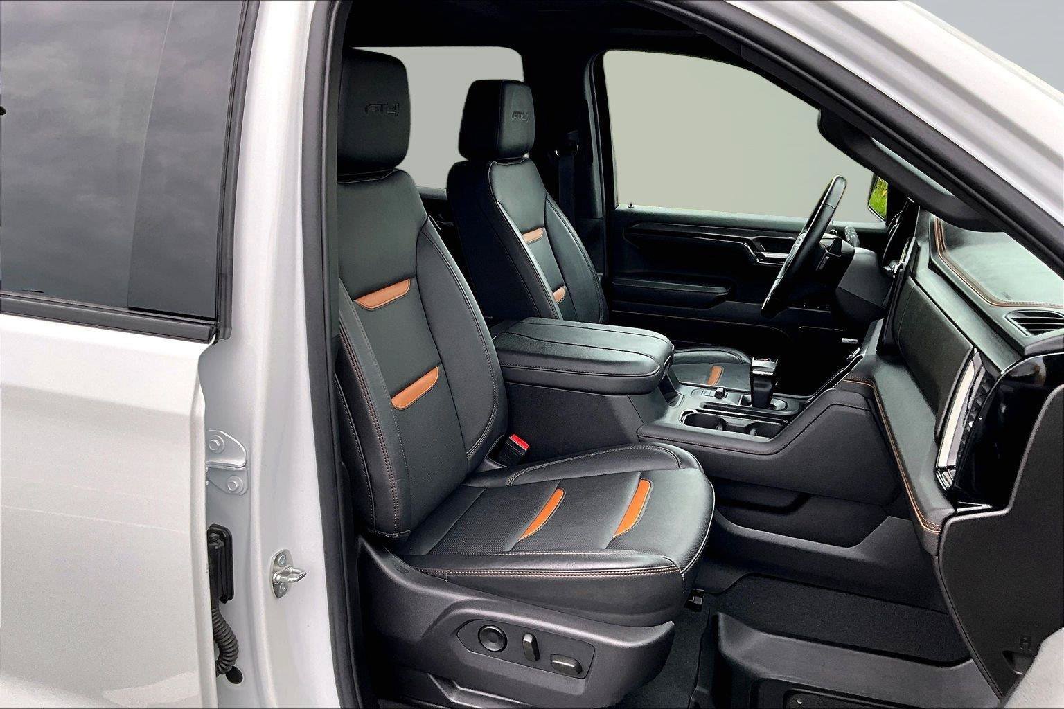 Used 2024 GMC Sierra 1500 AT4 w/ Technology Package AWD/4WD image 8