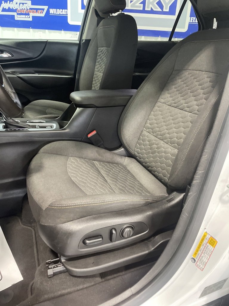 Used 2018 Chevrolet Equinox LT image 19