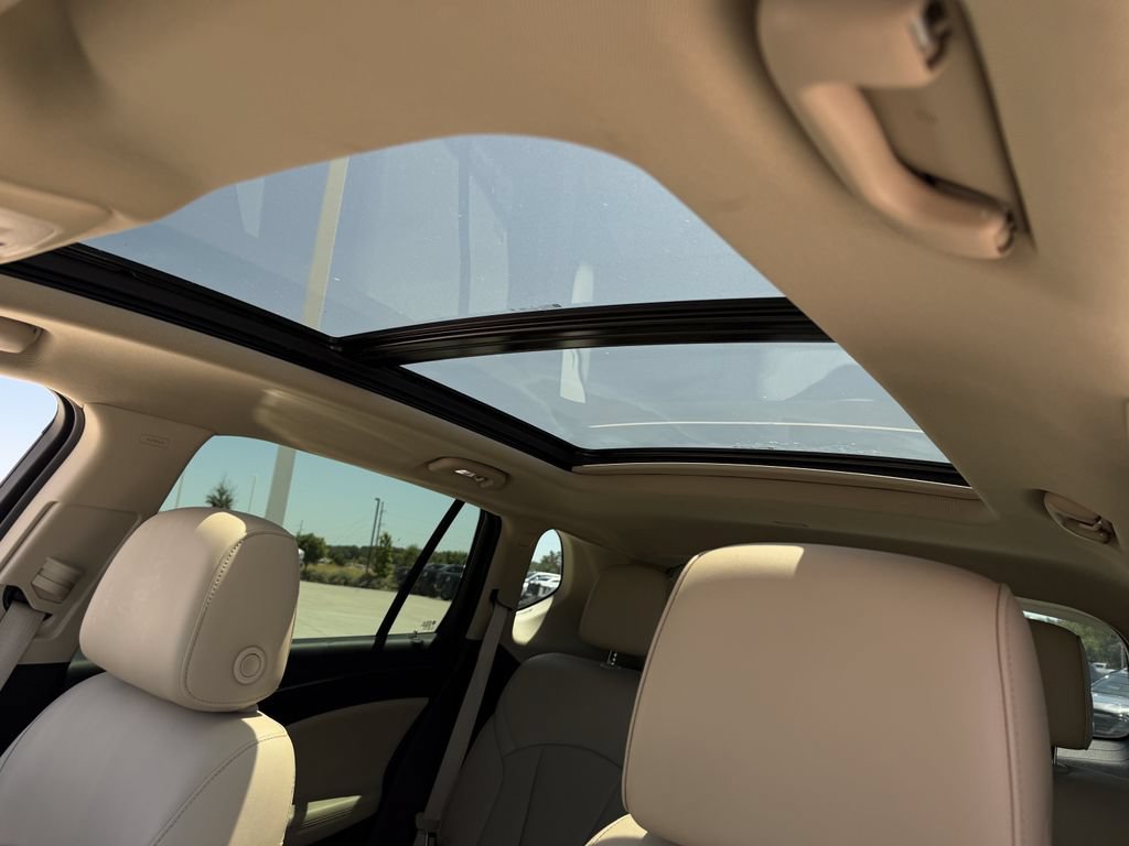 Used 2017 Buick Envision Essence FWD image 23