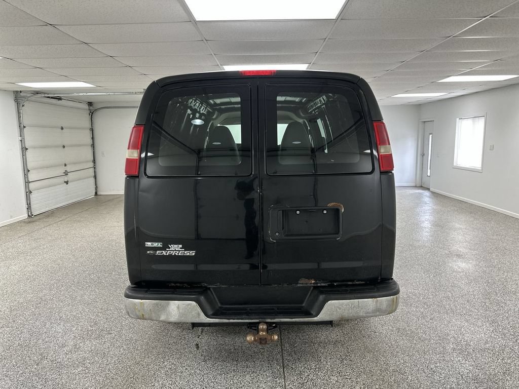 Used 2010 Chevrolet Express 2500 RWD image 7