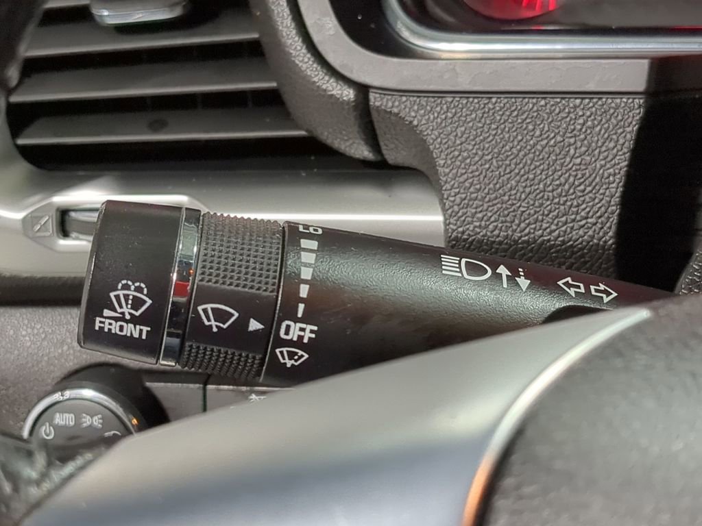 Used 2015 GMC Acadia SLE image 42