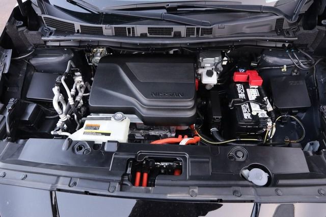 Certified 2024 Nissan Leaf SV Plus image 27