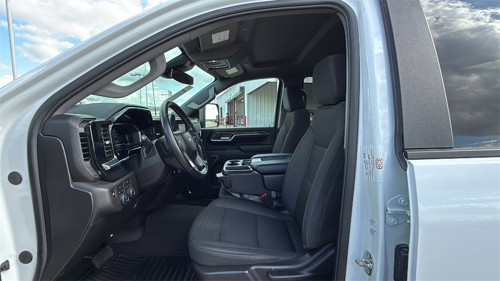 Used 2024 Chevrolet Silverado 2500 LT image 12