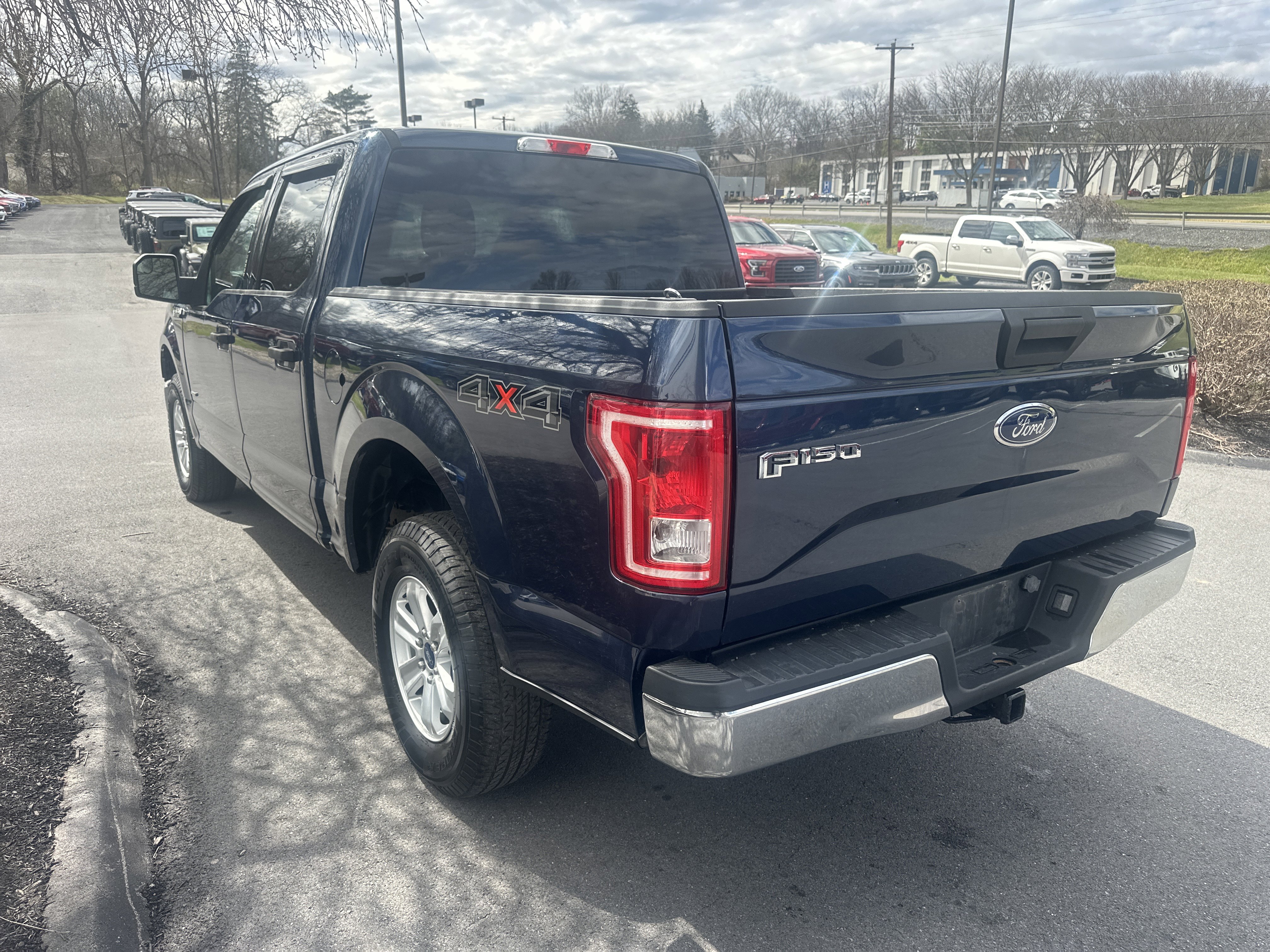 Used 2015 Ford F150 XLT AWD/4WD image 6