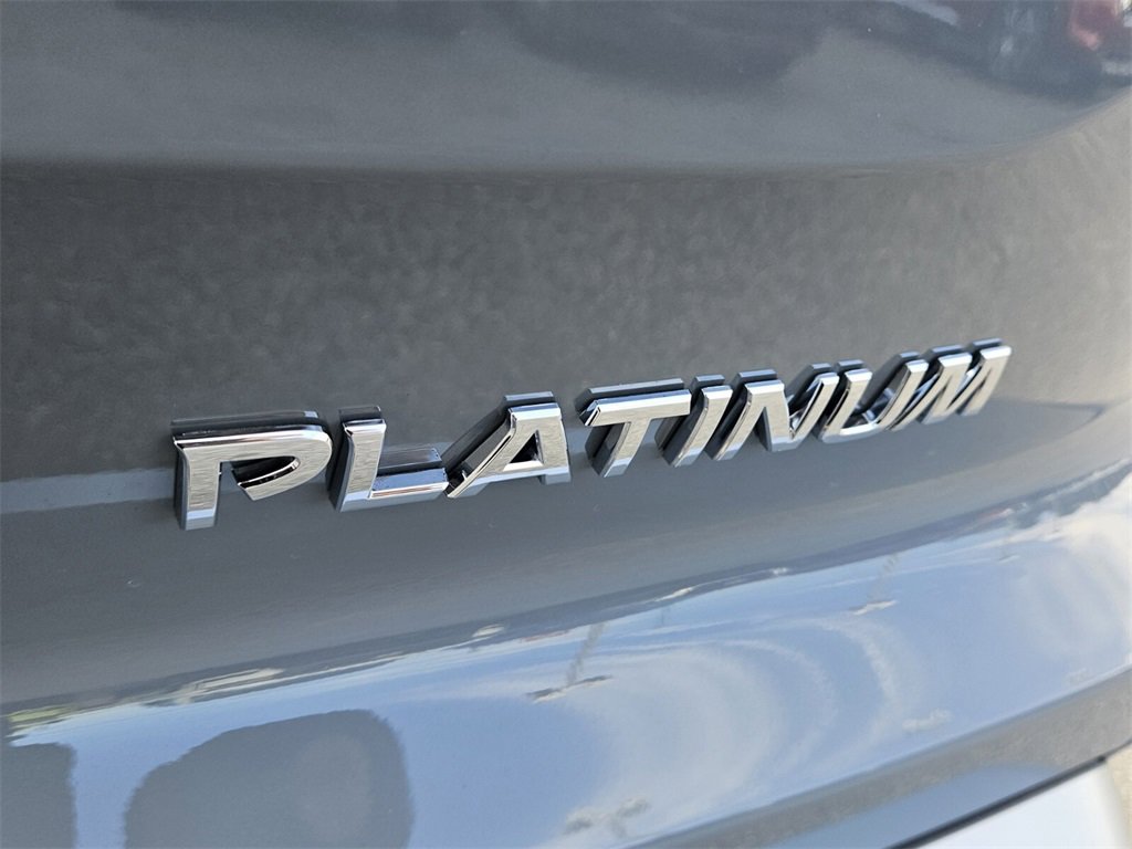 New 2025 Nissan Pathfinder Platinum image 10