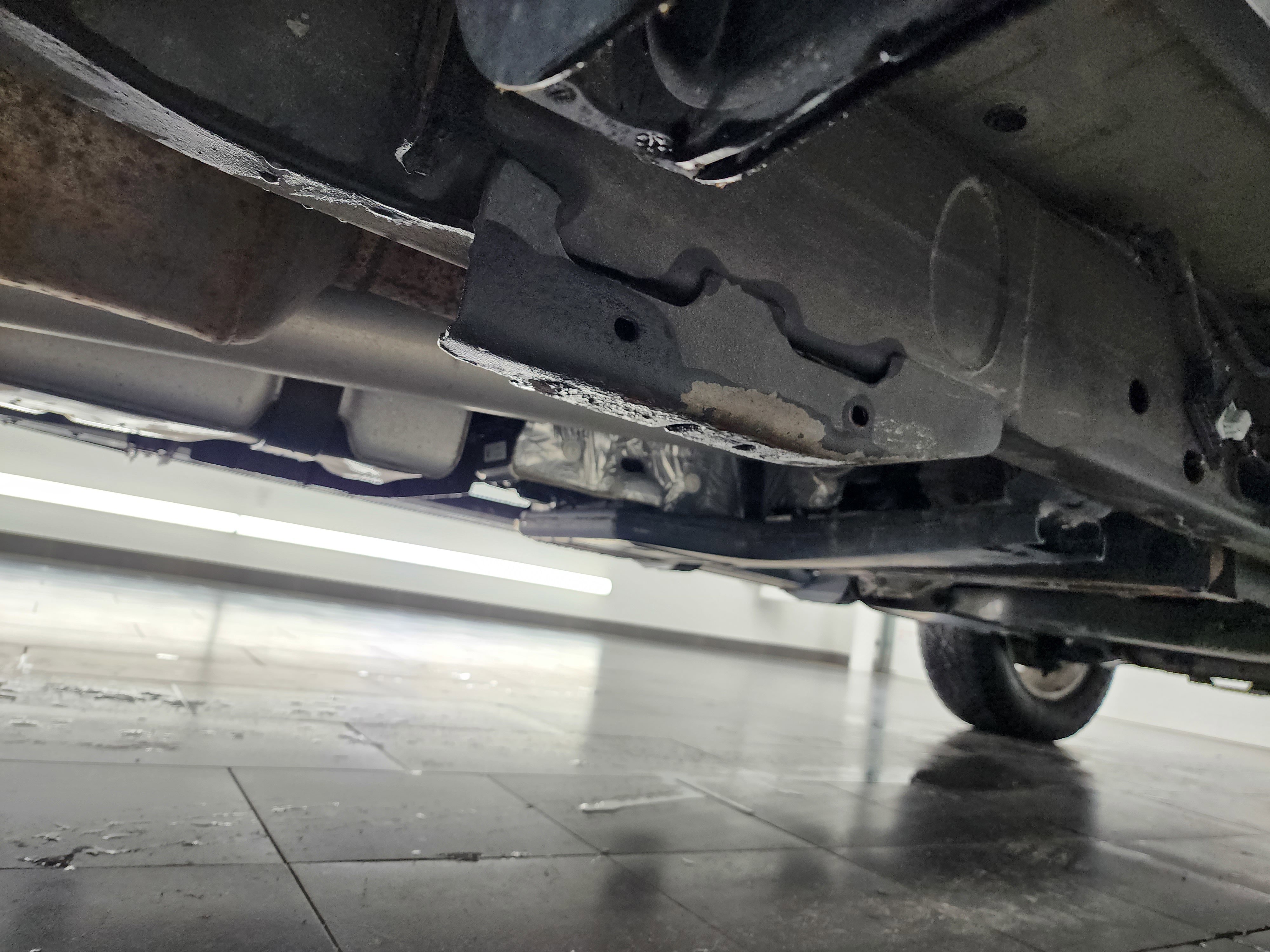 Used 2022 GMC Sierra 2500 SLT w/ LPO, GMC Protection Package image 24