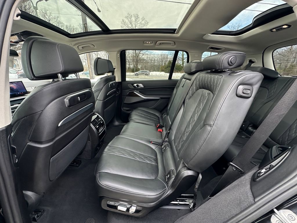 Used 2025 BMW X7 xDrive40i image 24