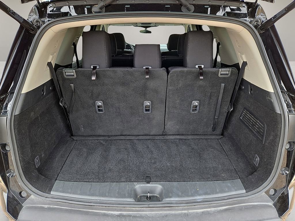 Used 2025 Nissan Pathfinder SV AWD/4WD image 13