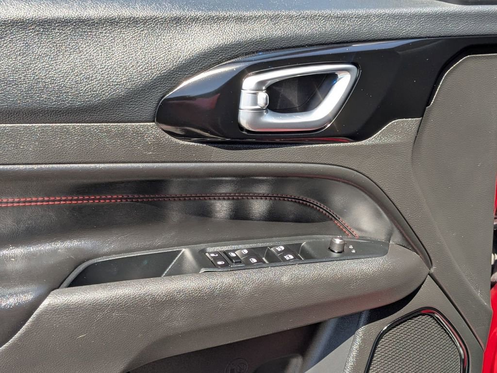 Used 2025 Jeep Compass Trailhawk image 16