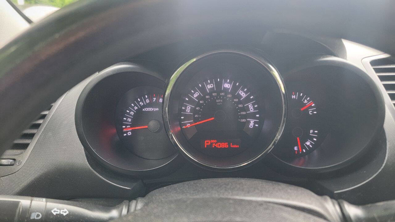 Used 2011 Kia Soul + FWD image 11