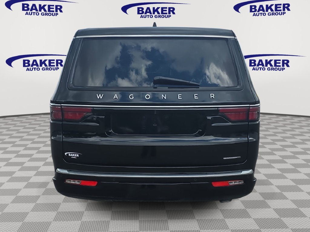 Used 2024 Jeep Wagoneer L Series II w/ Flexible Seating Group AWD/4WD image 4