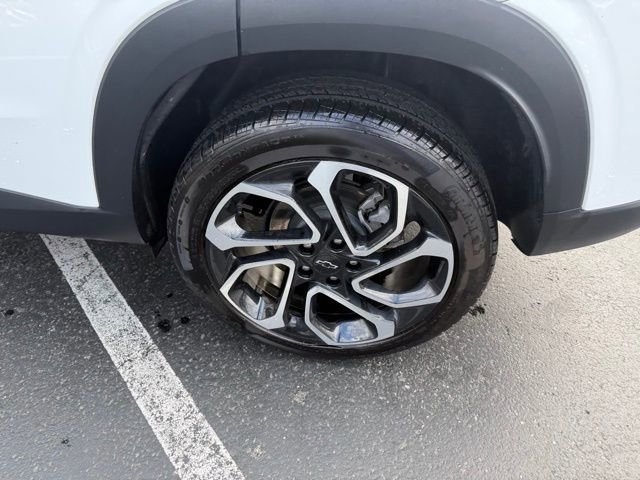 Certified 2025 Chevrolet Trax RS w/ Driver Confidence Package image 6