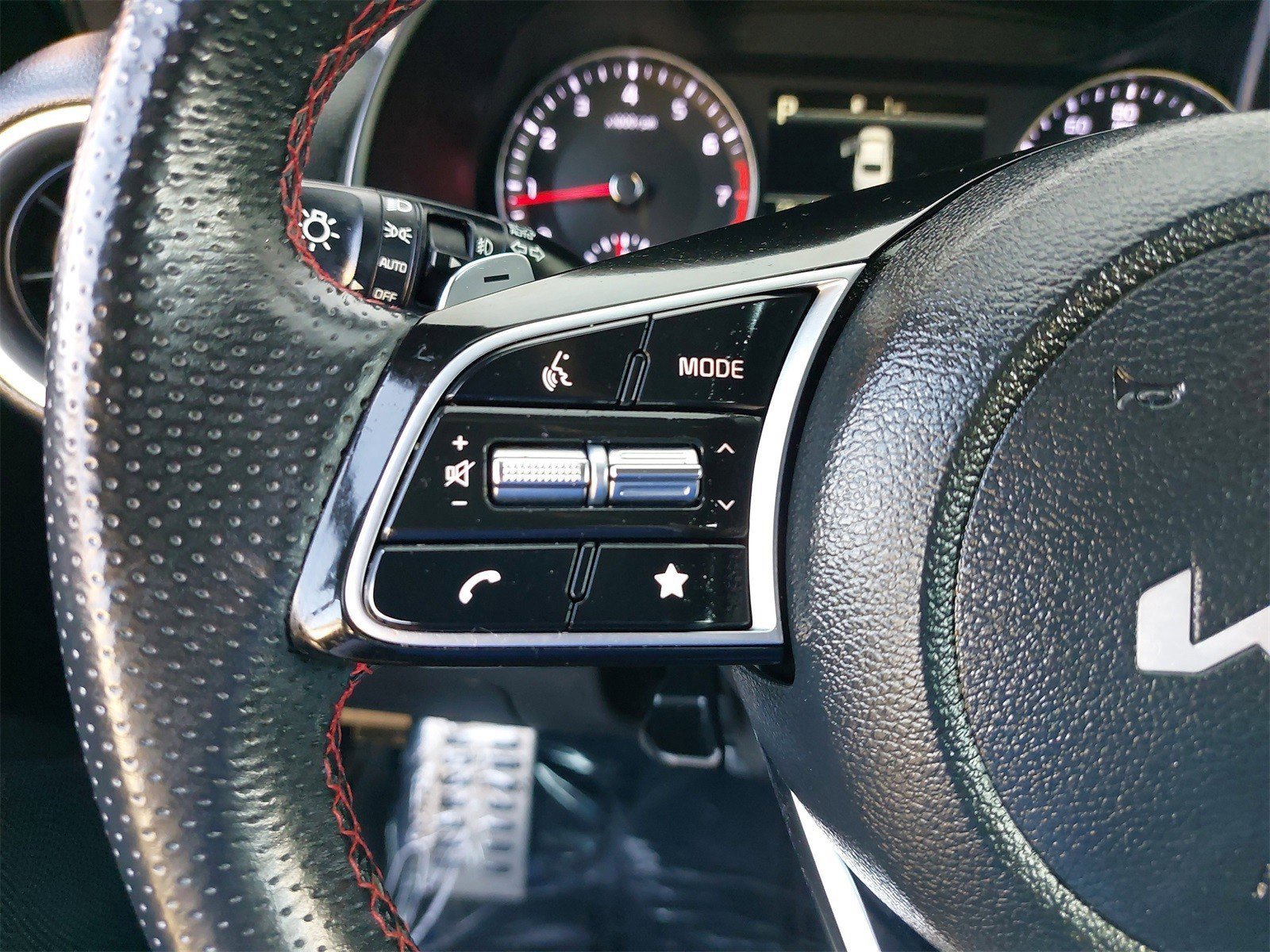 Certified 2022 Kia Forte GT image 17