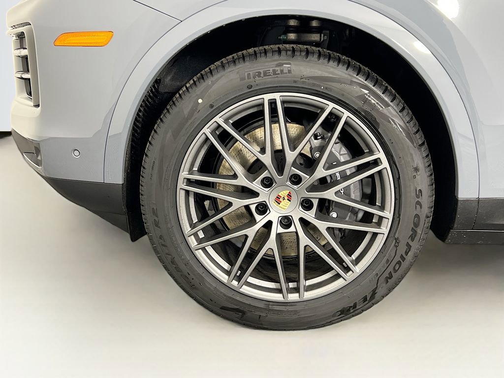 New 2026 Porsche Cayenne image 33