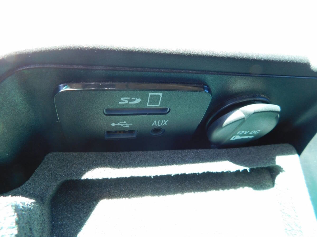 Used 2016 RAM 1500 Classic SLT w/ Luxury Group image 17