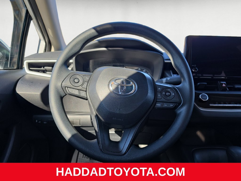 Used 2025 Toyota Corolla LE FWD image 13