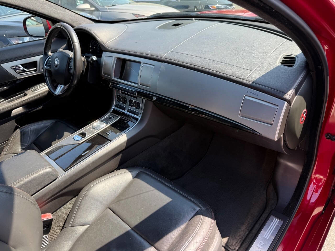 Used 2015 Jaguar XF Sport image 12