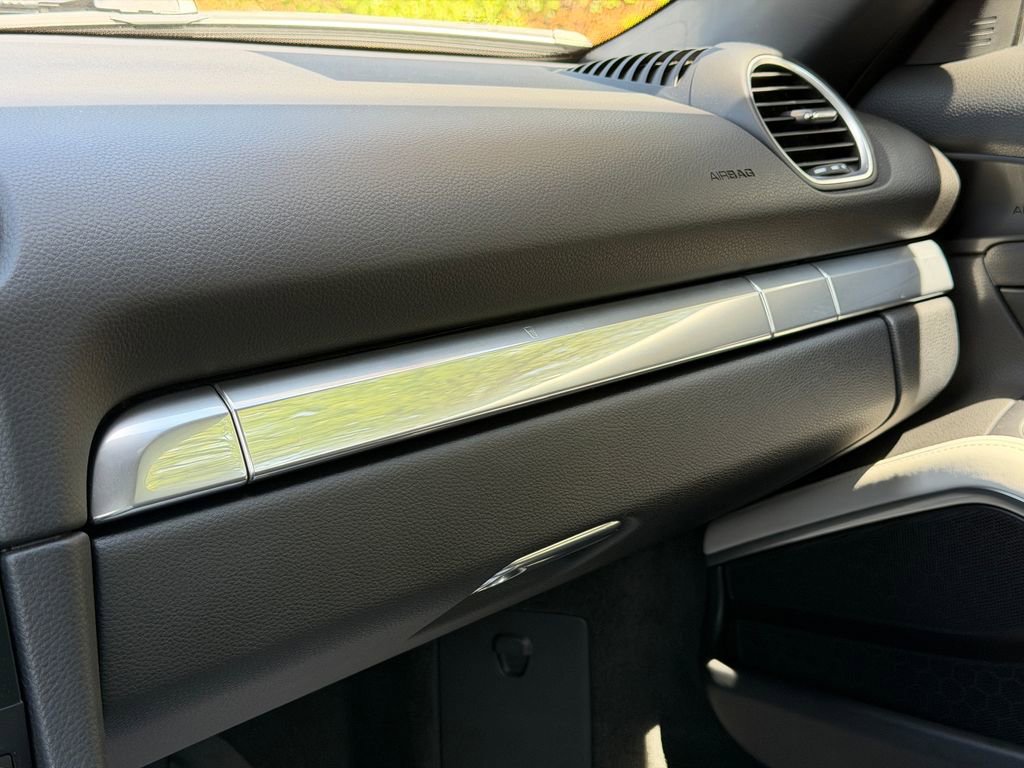 Used 2019 Porsche 718 Boxster RWD image 27