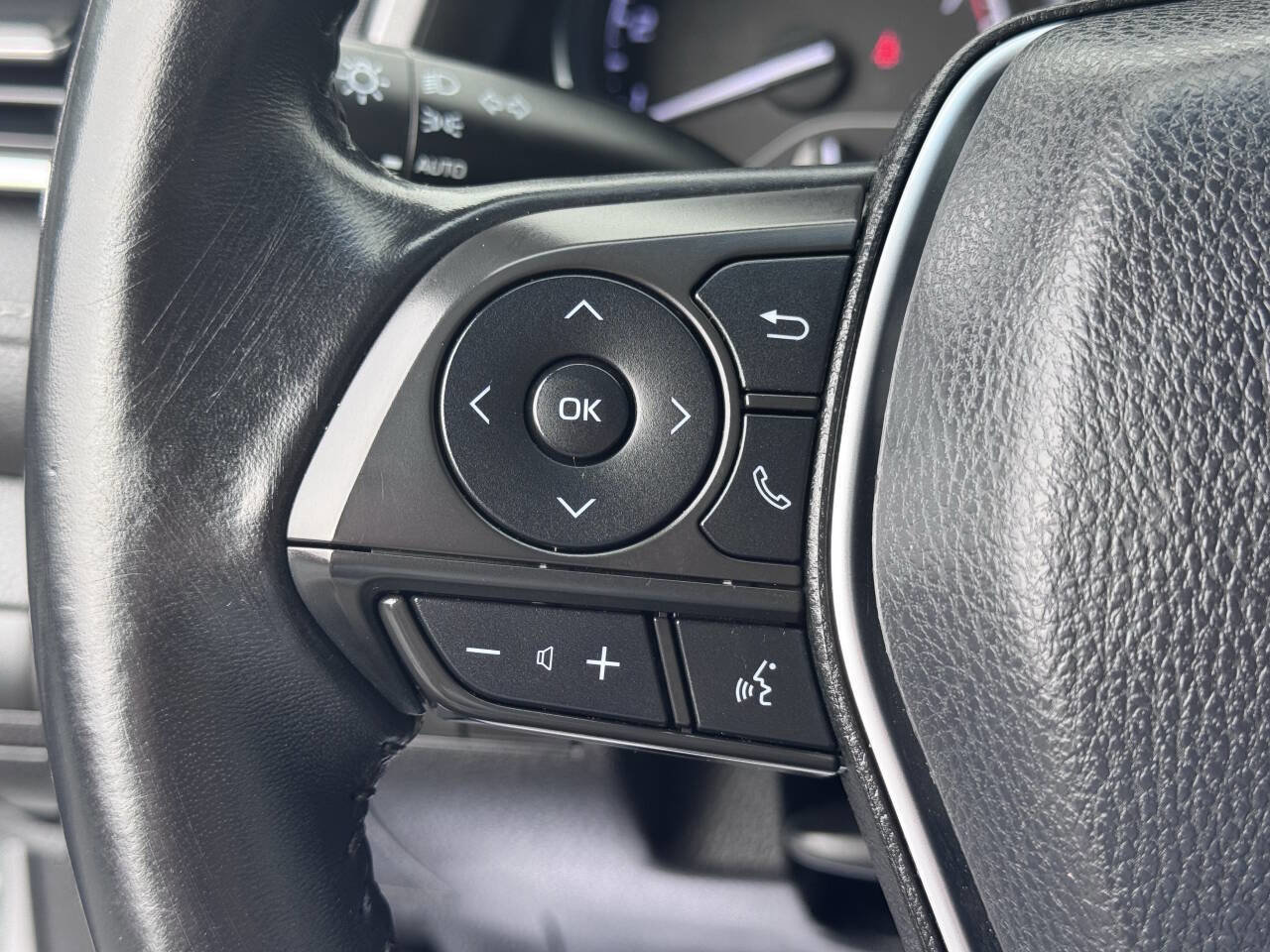 Used 2018 Toyota Camry SE image 25