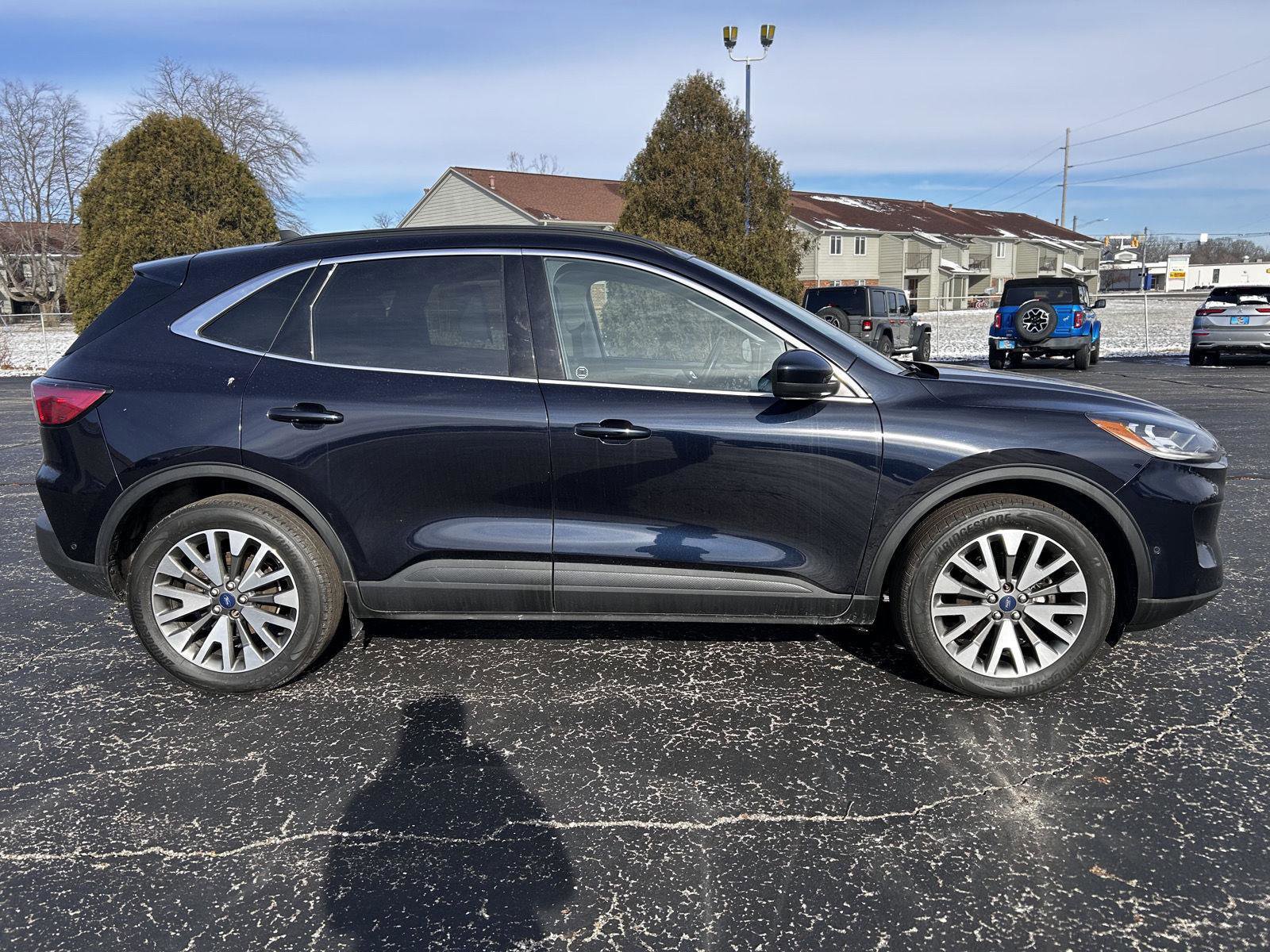 Used 2021 Ford Escape Titanium w/ Class II Trailer Tow Package image 4