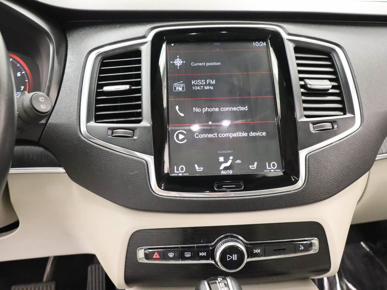 Used 2020 Volvo XC90 T6 Momentum w/ Protection Package Premier AWD/4WD image 10