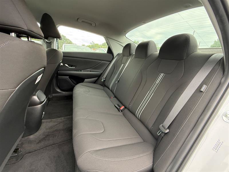 Used 2024 Hyundai Elantra SEL FWD image 11