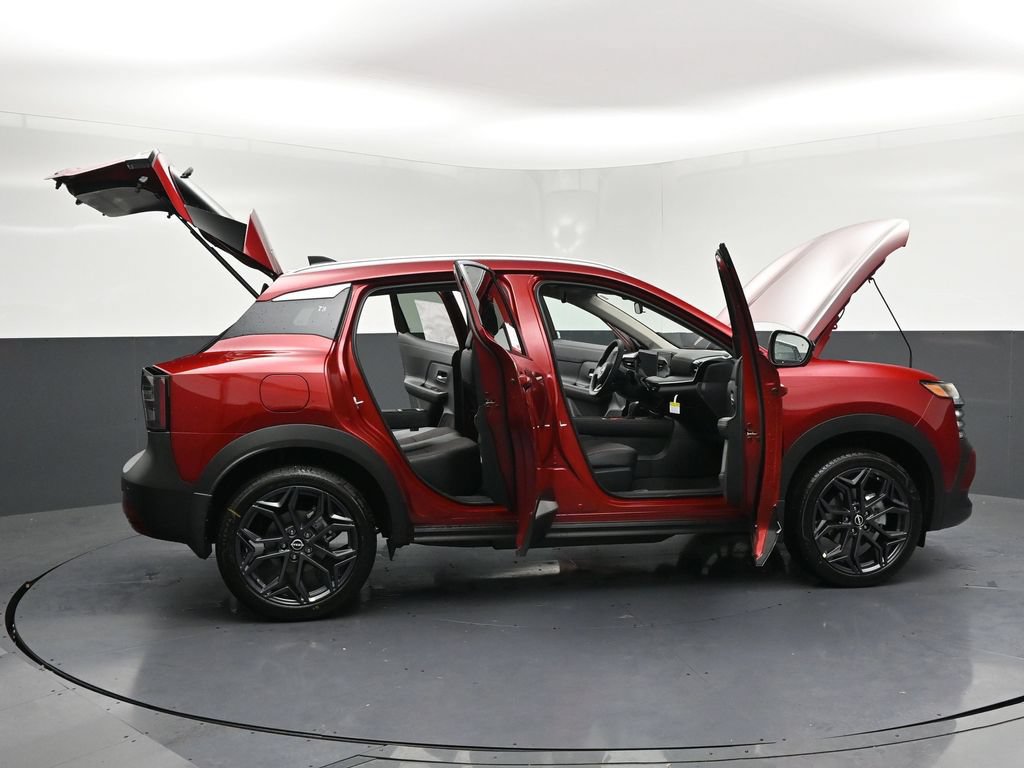 New 2026 Nissan Kicks SR AWD/4WD image 33