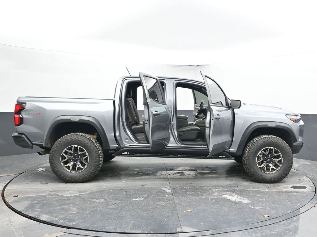 Used 2024 Chevrolet Colorado ZR2 w/ ZR2 Convenience Package III image 59
