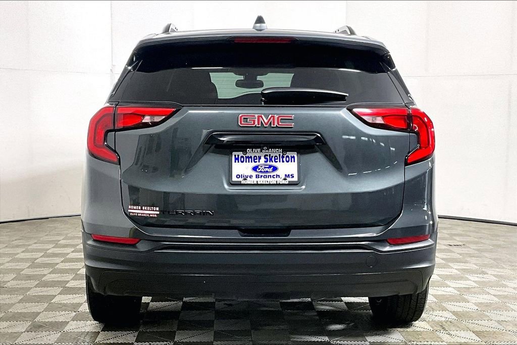 Used 2020 GMC Terrain SLE w/ Driver Convenience Package image 4