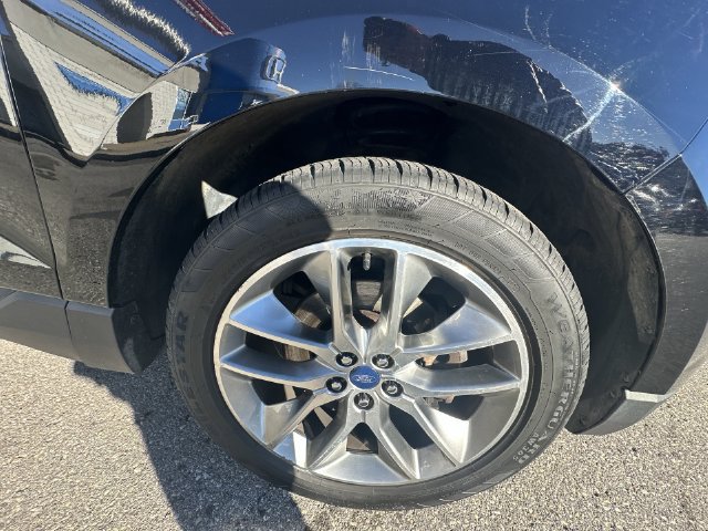 Used 2017 Ford Edge Titanium w/ Equipment Group 301A AWD/4WD image 27