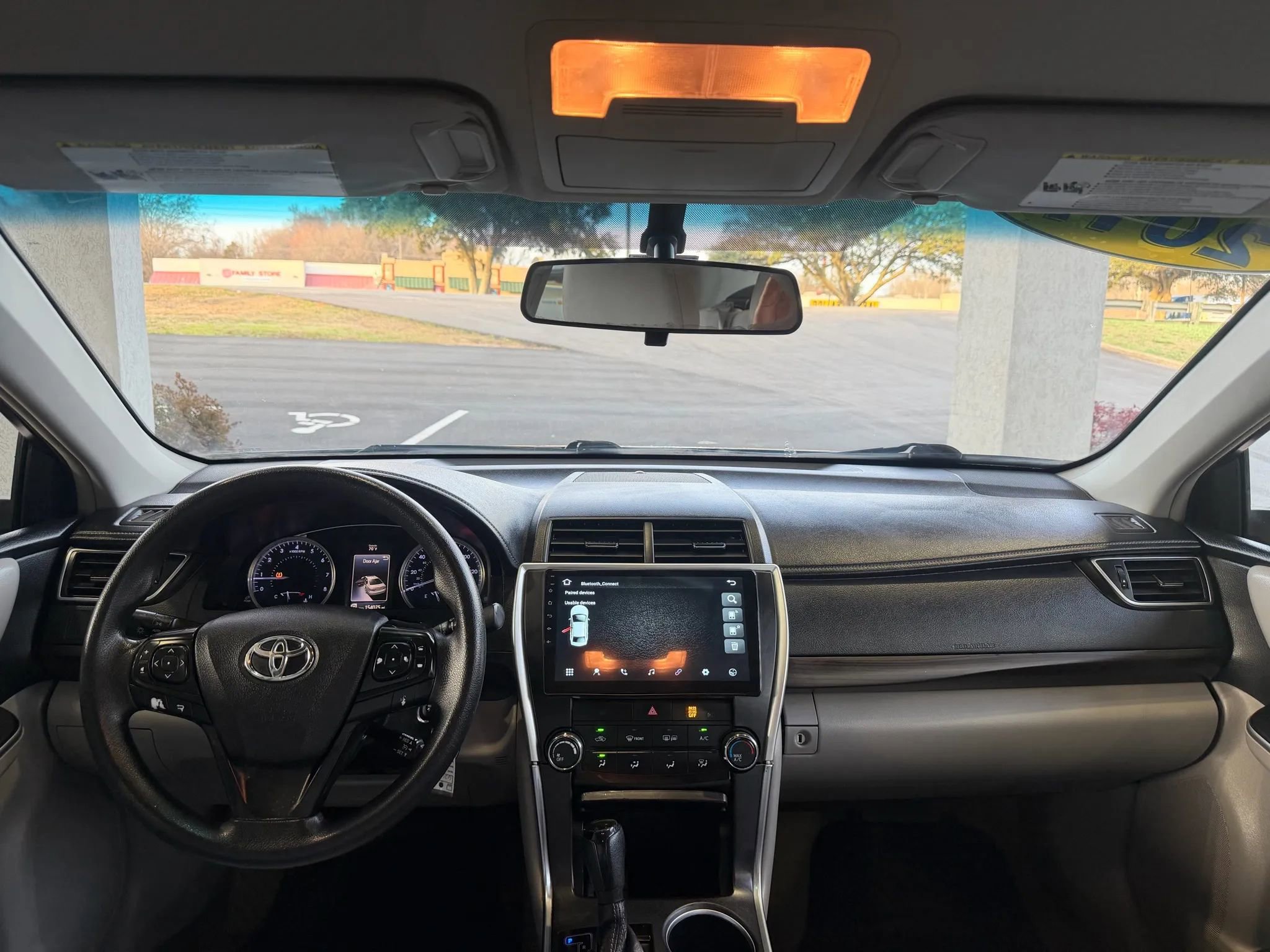 Used 2017 Toyota Camry LE image 9