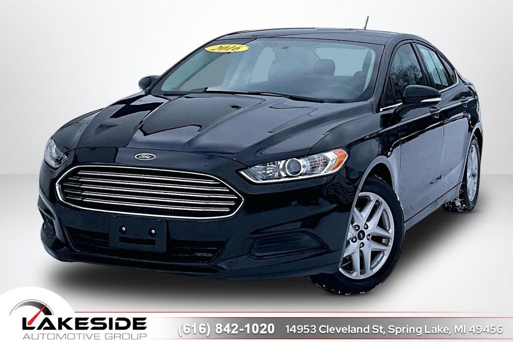 Used 2016 Ford Fusion SE image 1