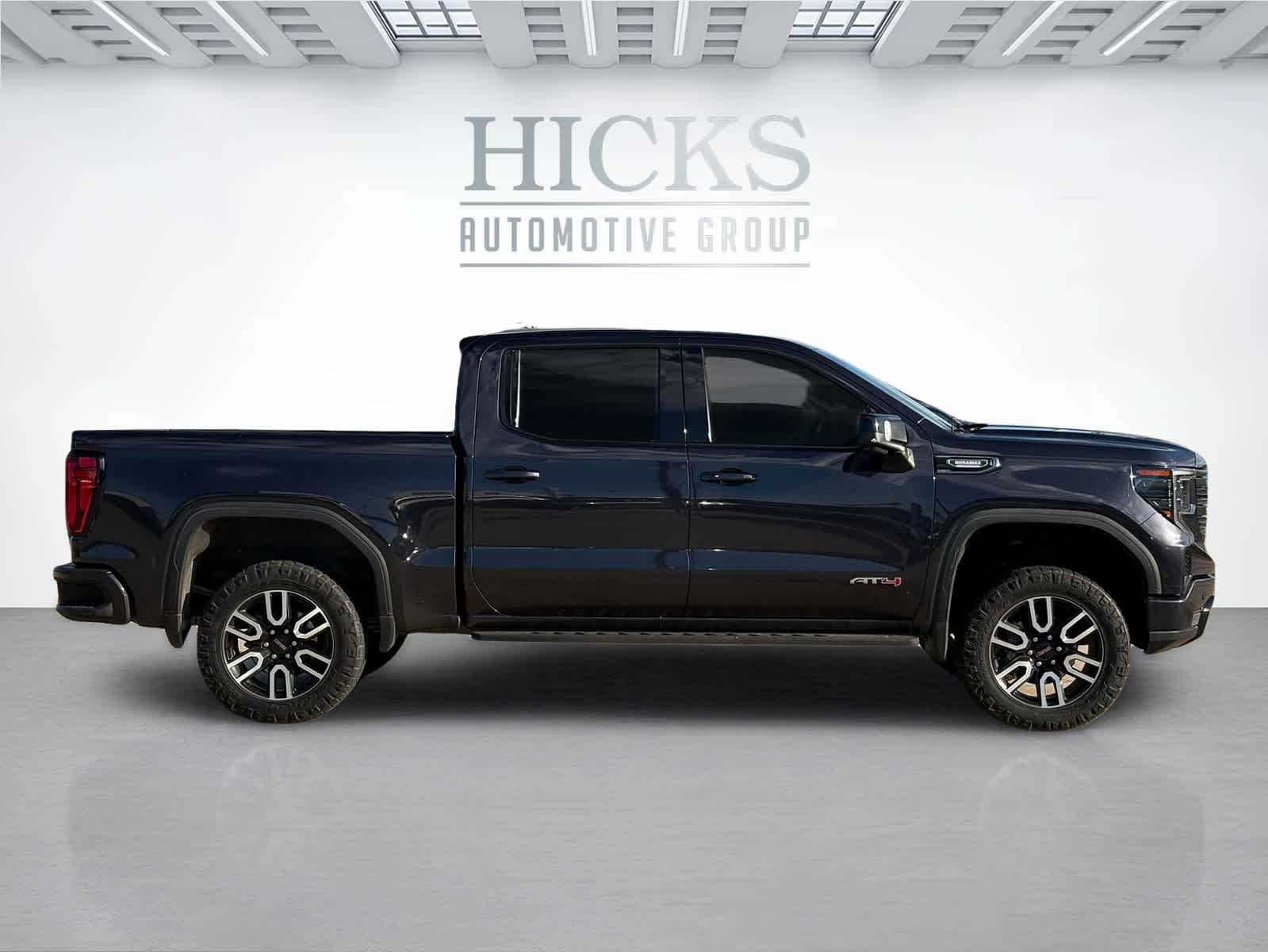 Used 2022 GMC Sierra 1500 AT4 w/ Technology Package image 4