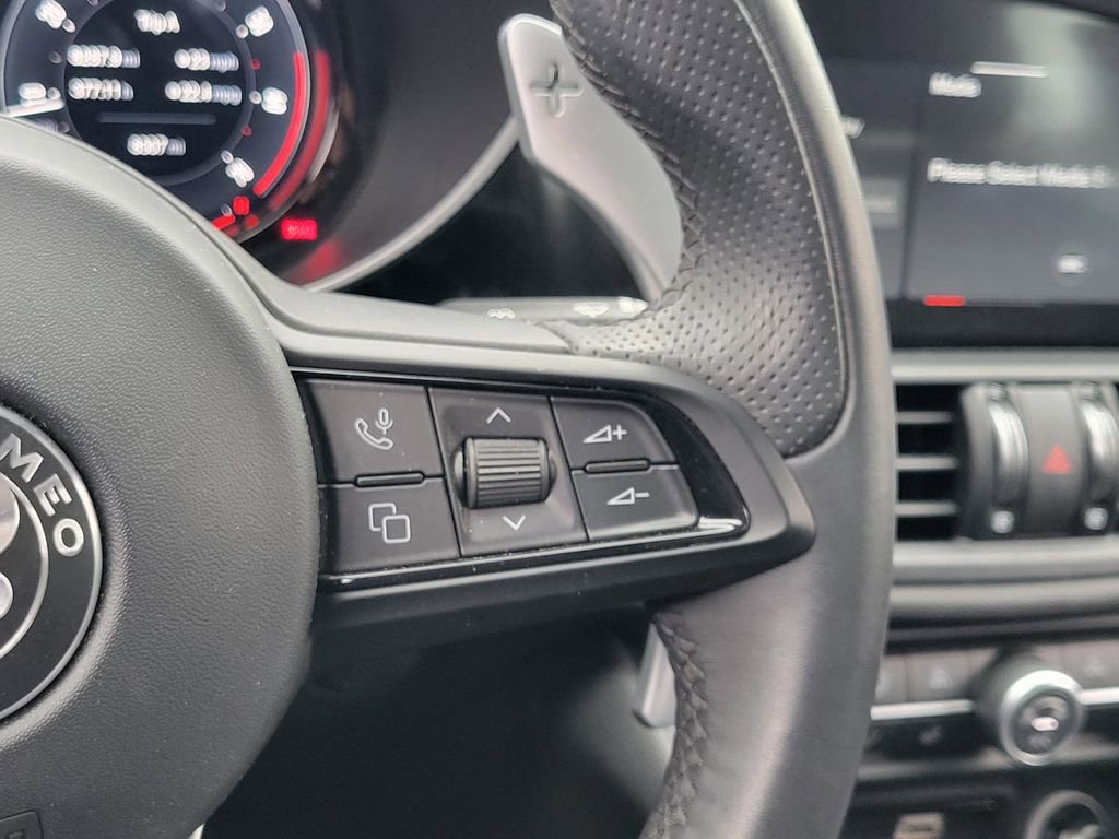 Used 2024 Alfa Romeo Giulia Sprint image 6