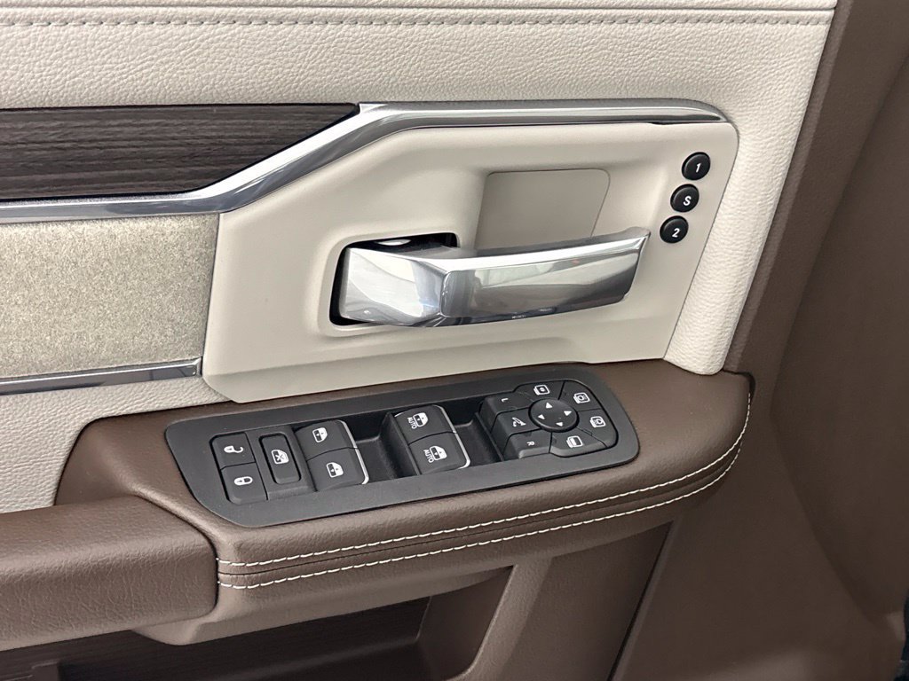 New 2027 RAM 3500 Laramie AWD/4WD image 28
