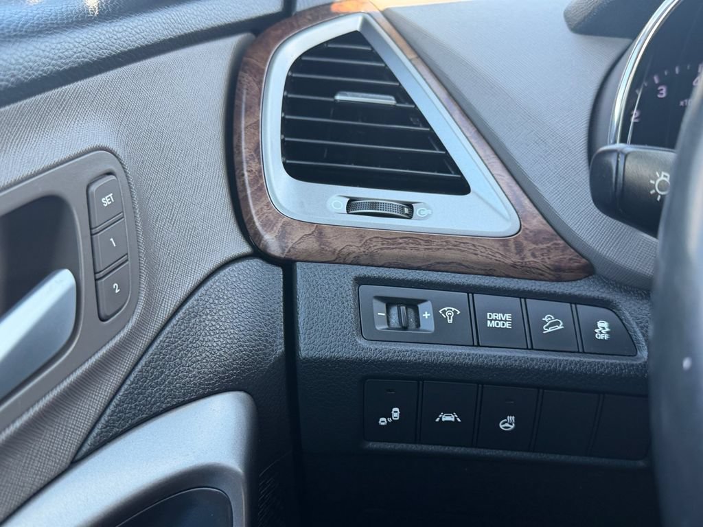Used 2018 Hyundai Santa Fe Sport w/ 2.0T Ultimate Tech Package 05 FWD image 22